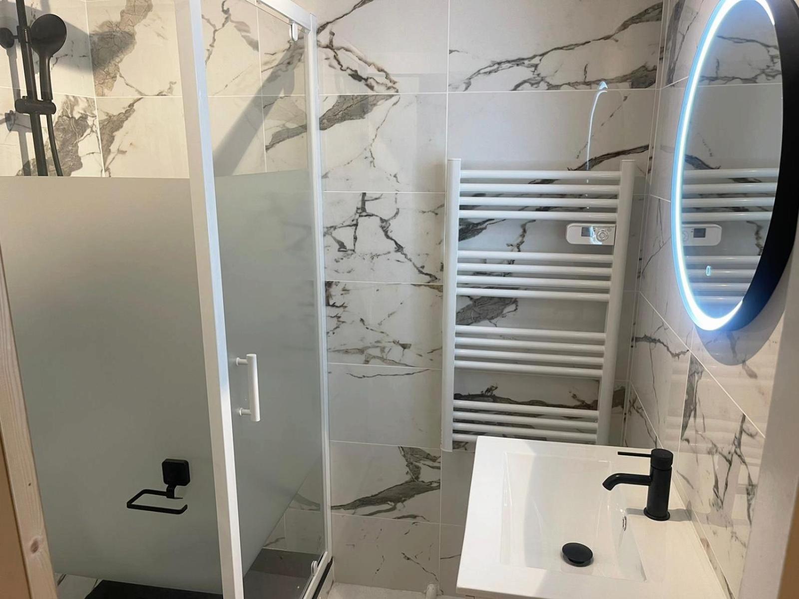 Chic Oasis In Rouen Apartment ภายนอก รูปภาพ